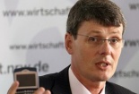 BlackBerry “bán mình” thất bại, CEO mất chức